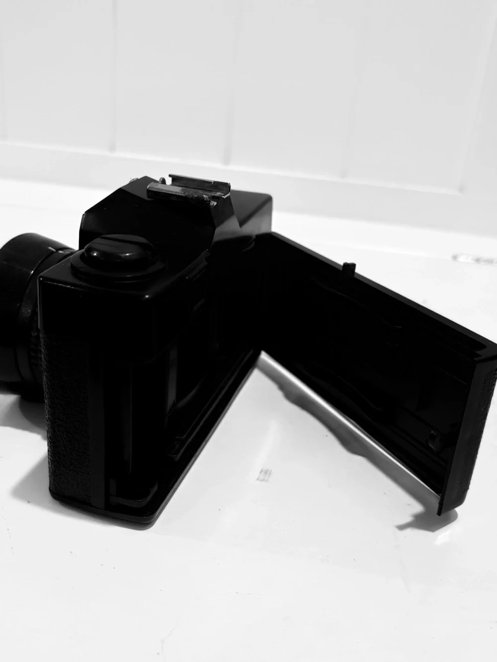 LT-002 Black 35mm Film Camera with Carry Case